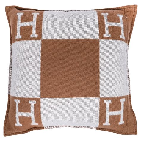 hermes pillow size|Hermes avalon pillow size.